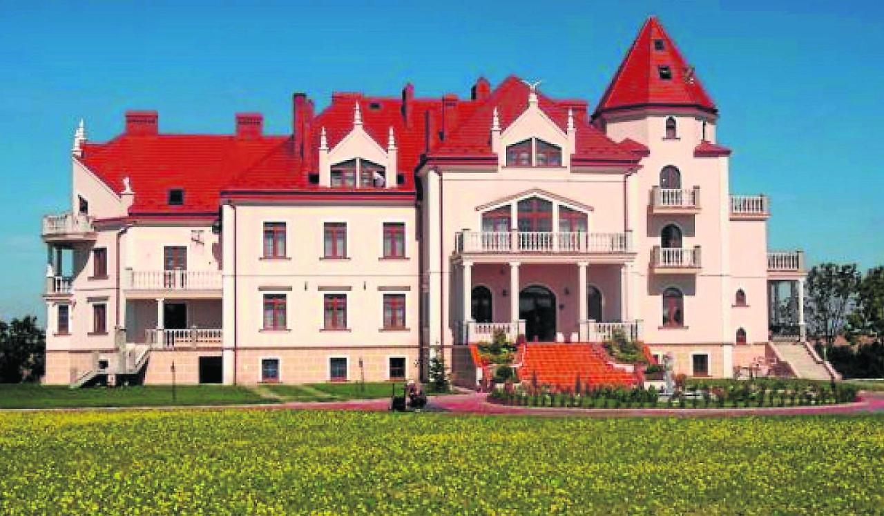 Palac Koronny Noclegi & Wypoczynek Wodzisław Exteriér fotografie