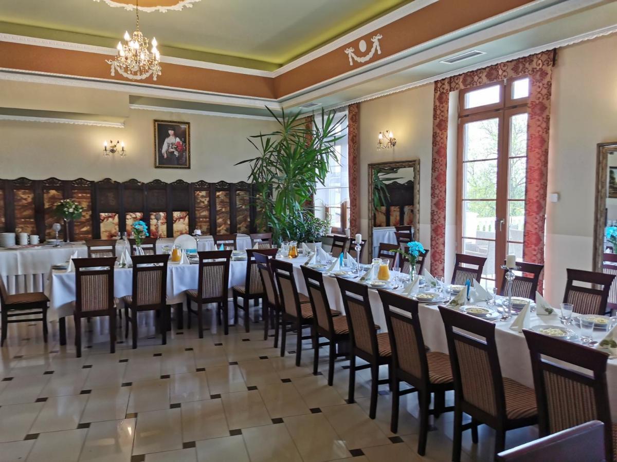 Palac Koronny Noclegi & Wypoczynek Wodzisław Exteriér fotografie